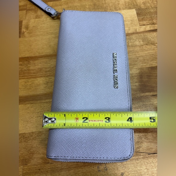 Michael Kors Pale Blue Saffiano Leather Crossbody and Matching Wallet Set - Picture 5 of 16